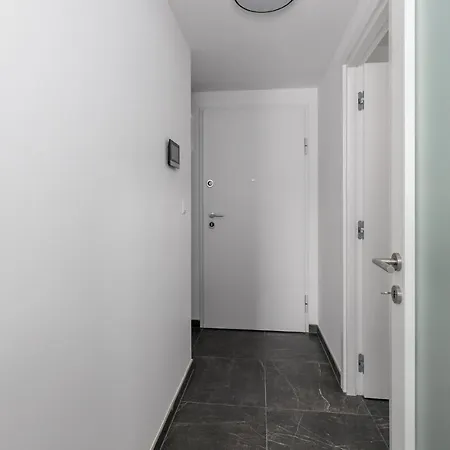 Apartman Gorgeous In With Kitchen *