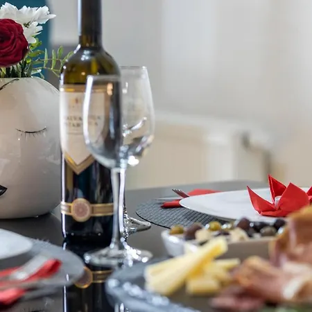 Gorgeous In With Kitchen Apartman