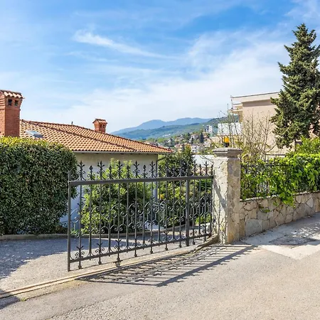 In With Wi-fi Apartment Opatija